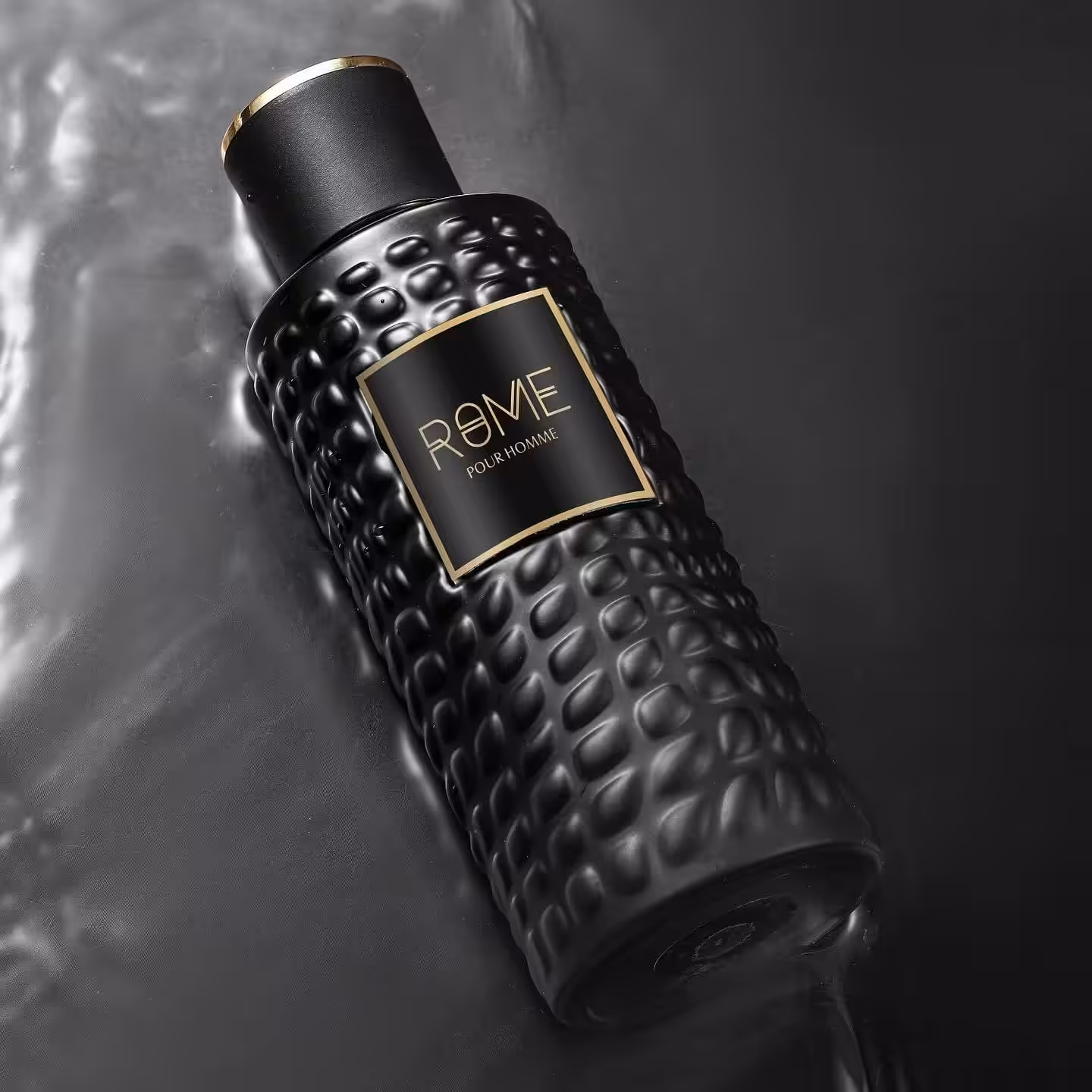 Notas amaderadas y aroma sofisticado de Rome Pour Homme Riobamba Ecuador