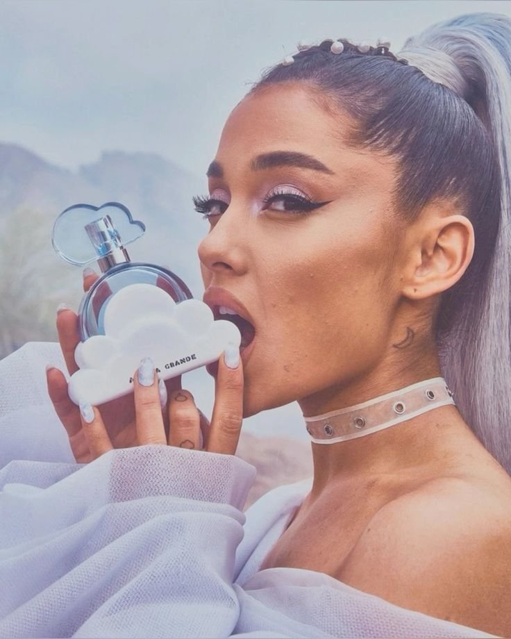 Caja y empaque celeste Ariana Grande Riobamba Ecuador